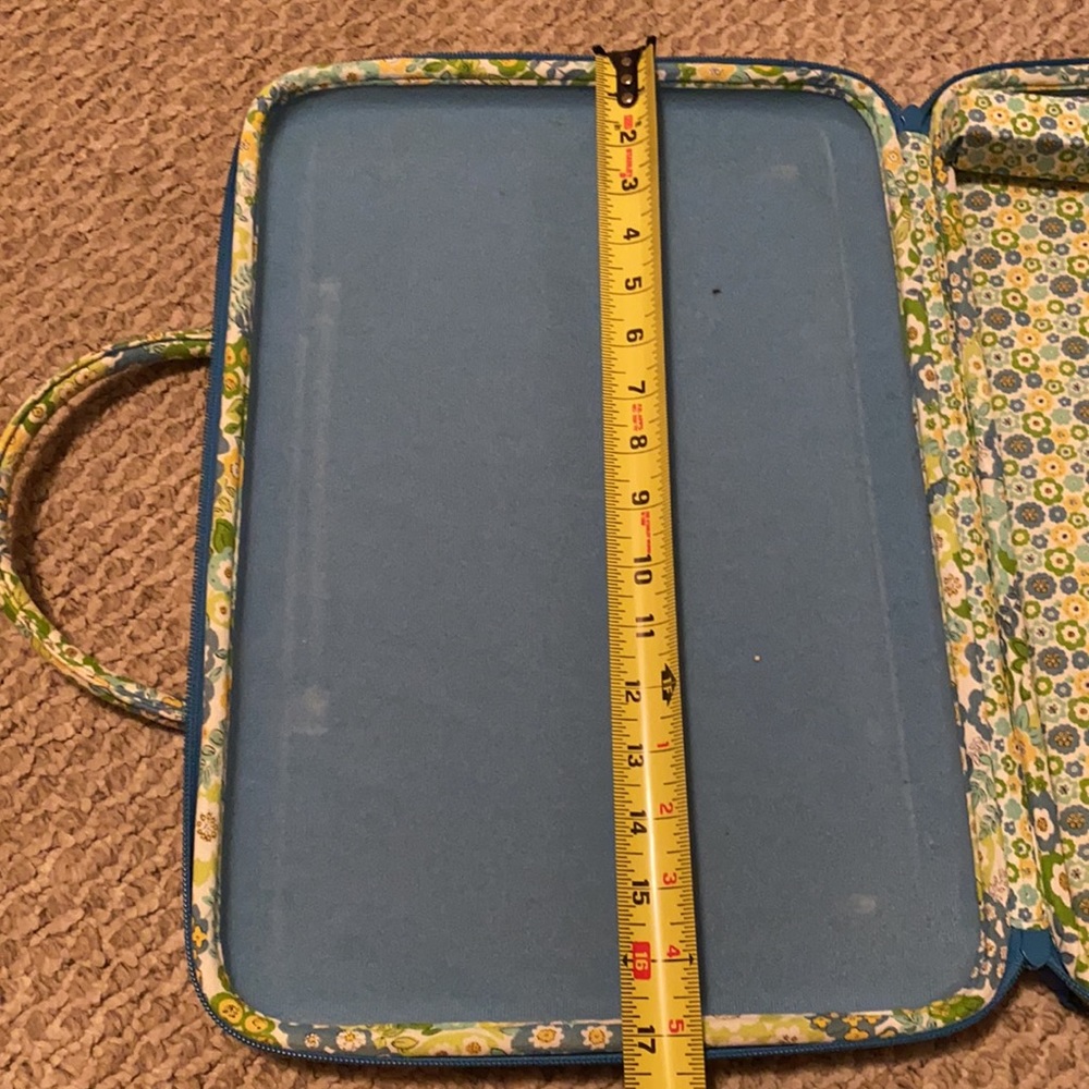 Vera Bradley laptop portfolio hard case - Picture 3 of 3